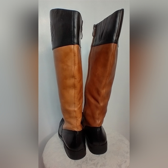 VINCE CAMUTO EQUESTRIAN STYLE BOOTS - Picture 5 of 9